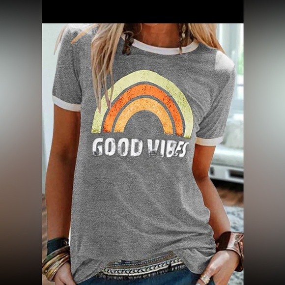 Good Vibes tshirt - Picture 2 of 9